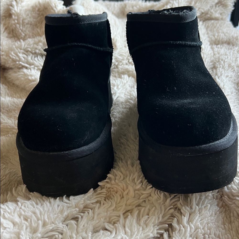 UGG Mini Platform Boots w/ minor flaw - Picture 2 of 5